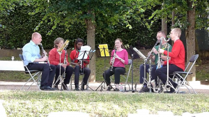 L'ensemble de clarinettes en concert au Biézin en juin 2011